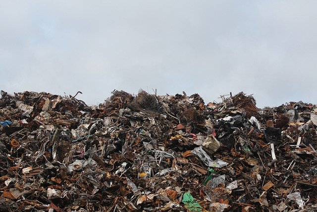 Smaltimento rifiuti imballaggi contaminati da sostanze pericolose. Soluzioni Ecodep per la gestione dei CER 150110*